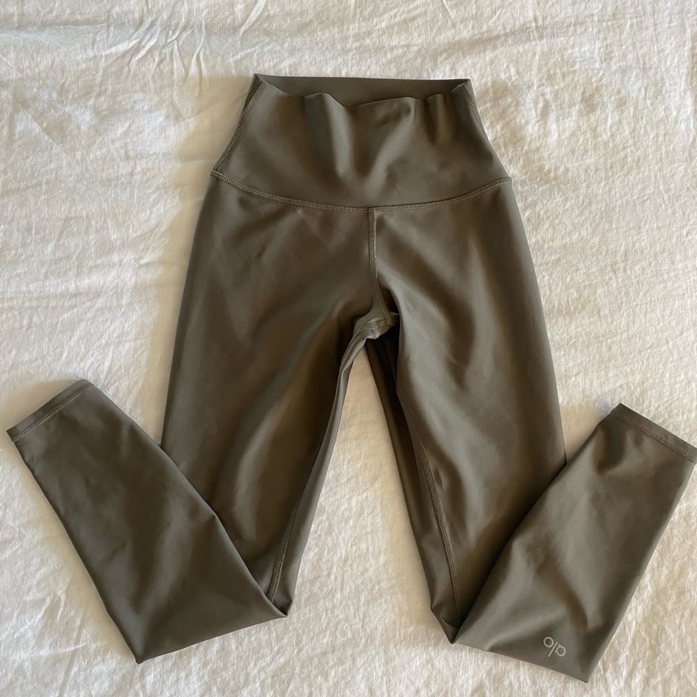 ALO Yoga Size XS Olive Green High-Waist Air Lift Legging